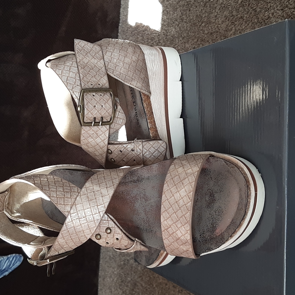 Pierre Dumas sandals